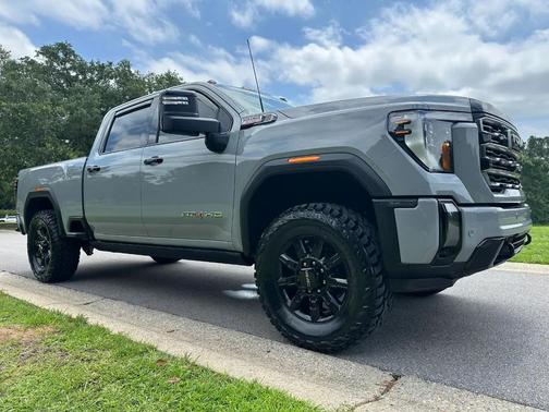 Thunderstorm Gray 2024 GMC Sierra 2500 AT4