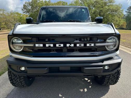 OXFORD WHITE 2025 Ford Bronco Outer Banks