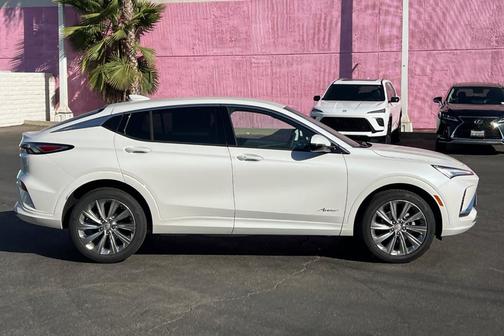 White Frost Tri-Coat 2026 Buick Envista Avenir