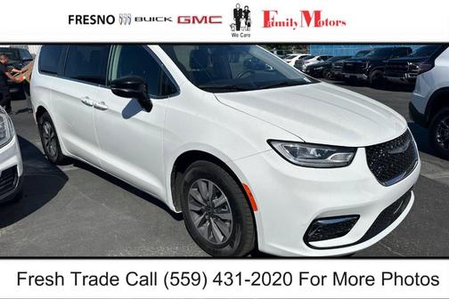 Bright White Clearcoat 2024 Chrysler Pacifica Hybrid Select