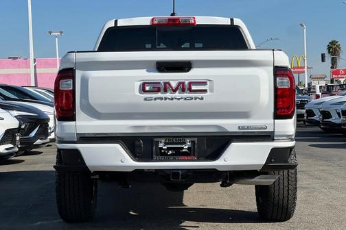 Summit White 2026 GMC Canyon Elevation