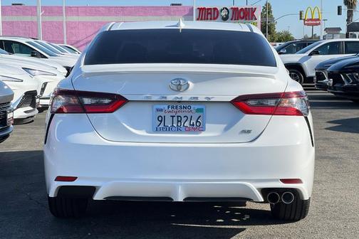 Ice 2023 Toyota Camry SE