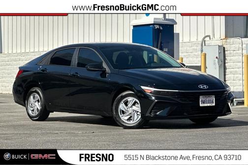 Black 2025 Hyundai ELANTRA SE