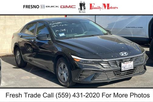 Black 2025 Hyundai ELANTRA SE