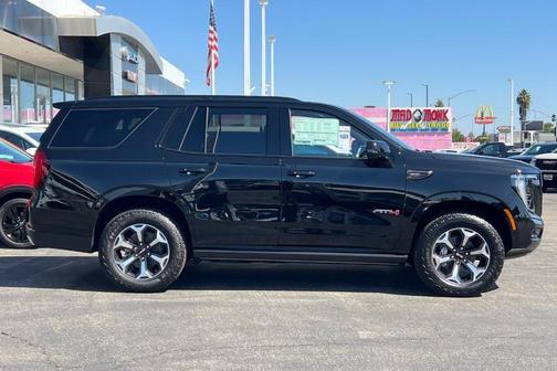 Onyx Black 2026 GMC Yukon AT4 Ultimate