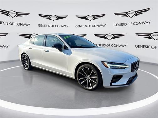 2023 Volvo S60 Recharge Plug-In Hybrid T8 Plus Dark Theme