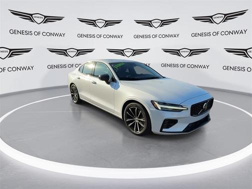 2023 Volvo S60 Recharge Plug-In Hybrid T8 Plus Dark Theme