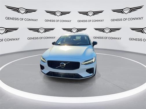 2023 Volvo S60 Recharge Plug-In Hybrid T8 Plus Dark Theme