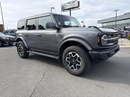Carbonized Gray Metallic 2023 Ford Bronco Outer Banks