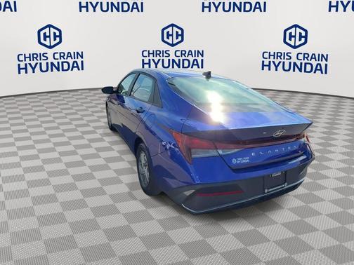 2024 Hyundai ELANTRA SE