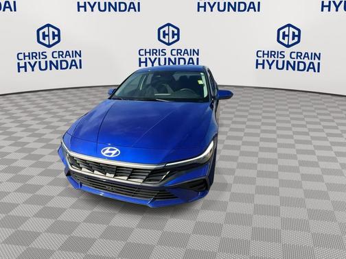 2024 Hyundai ELANTRA SE