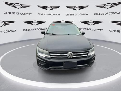Deep Black Pearl Effect 2019 Volkswagen Tiguan 2.0T SE