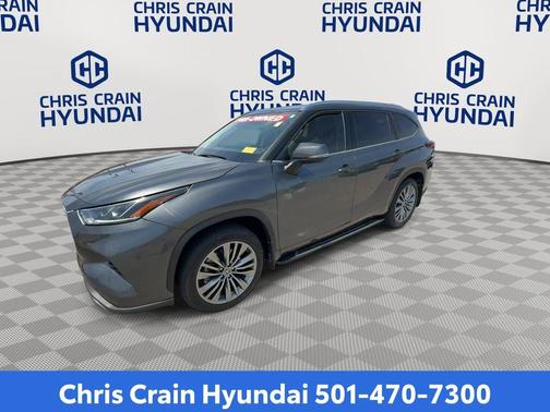 Magnetic Gray Metallic 2021 Toyota Highlander Platinum