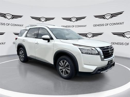2023 Nissan Pathfinder SL
