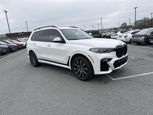 2022 BMW X7 M50i