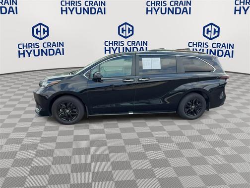 2024 Toyota Sienna XLE