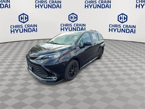 2024 Toyota Sienna XLE