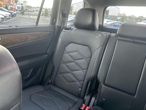 2025 Volkswagen Atlas 2.0T SE