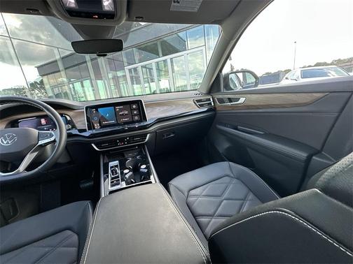 2025 Volkswagen Atlas 2.0T SE