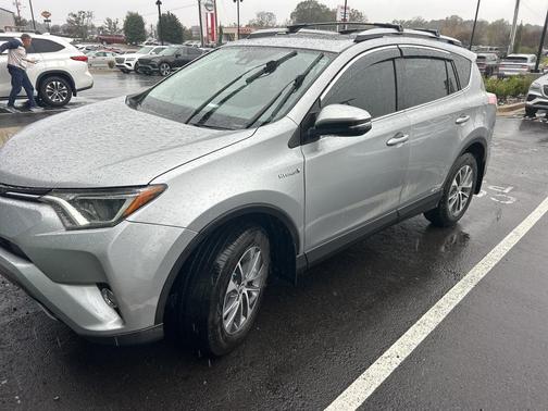 2018 Toyota RAV4 Hybrid XLE