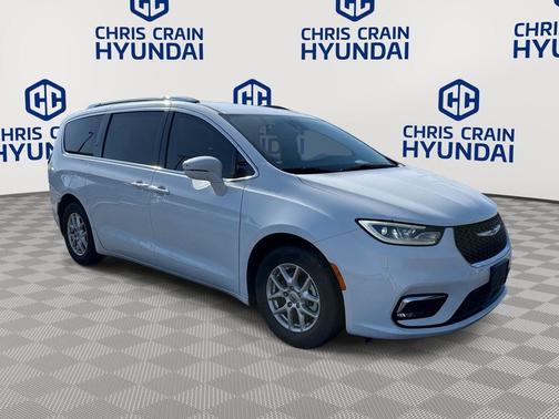 2021 Chrysler Pacifica Touring-L