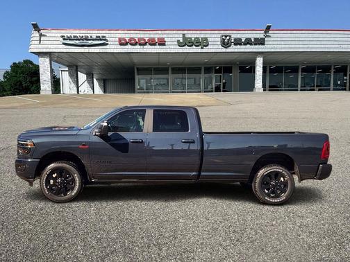 2026 RAM 3500 Laramie Crew Cab 4x4 8' Box