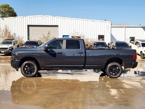 2026 RAM 3500 Laramie Crew Cab 4x4 8' Box