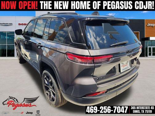 Baltic Gray Metallic Clearcoat 2025 Jeep Grand Cherokee Limited
