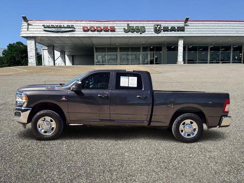 2024 RAM 2500 Tradesman Crew Cab 4x4 6'4' Box