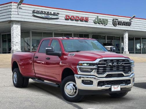 2026 RAM 3500 Tradesman Crew Cab 4x4 8' Box
