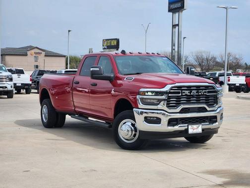 2026 RAM 3500 Tradesman Crew Cab 4x4 8' Box