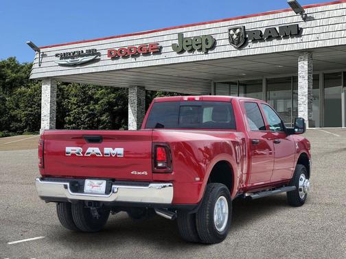 2026 RAM 3500 Tradesman Crew Cab 4x4 8' Box