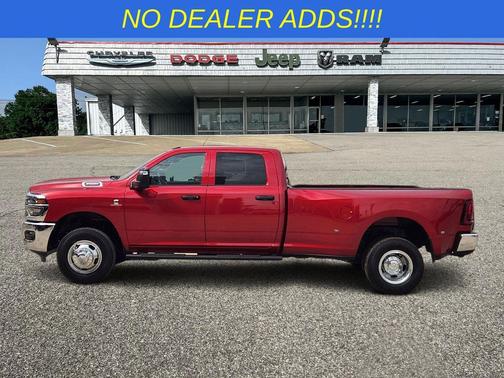 Molten Red Pearlcoat 2026 RAM 3500 Tradesman Crew Cab 4x4 8' Box
