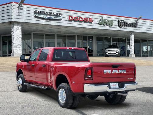 2026 RAM 3500 Tradesman Crew Cab 4x4 8' Box