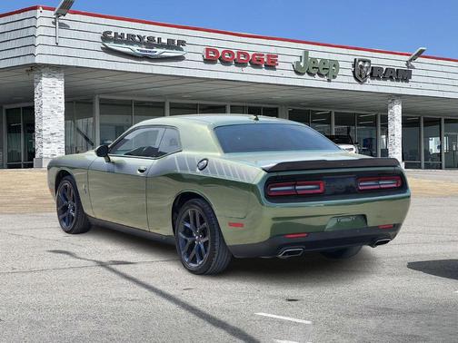 2022 Dodge Challenger SXT