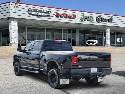 2026 RAM 3500 Tradesman Crew Cab 4x4 8' Box
