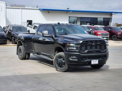 2026 RAM 3500 Tradesman Crew Cab 4x4 8' Box