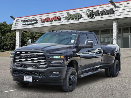 2026 RAM 3500 Tradesman Crew Cab 4x4 8' Box