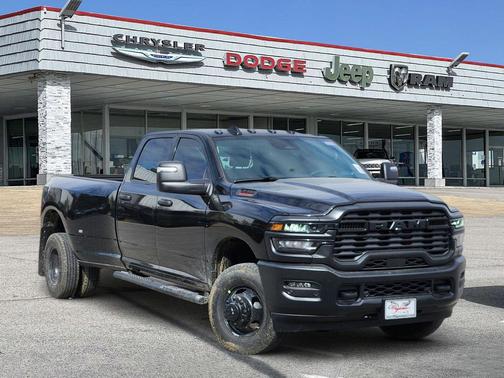 2026 RAM 3500 Tradesman Crew Cab 4x4 8' Box