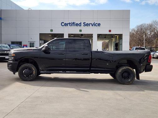 2026 RAM 3500 Tradesman Crew Cab 4x4 8' Box