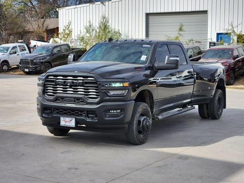 2026 RAM 3500 Tradesman Crew Cab 4x4 8' Box