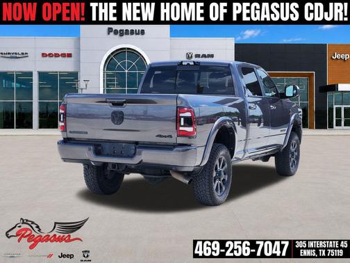 Granite Crystal Metallic Clearcoat 2022 RAM 2500 Laramie Crew Cab 4x4 6'4' Box