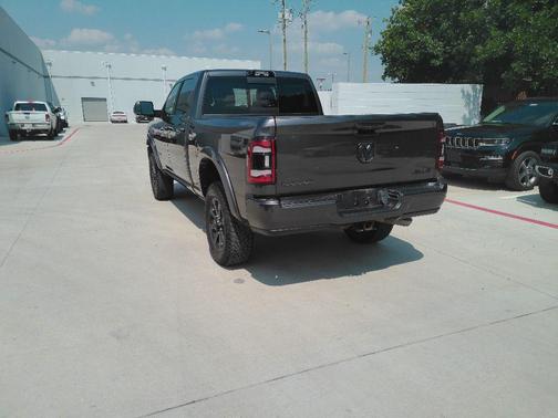 Granite Crystal Metallic Clearcoat 2022 RAM 2500 Laramie Crew Cab 4x4 6'4' Box