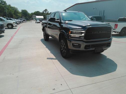 Granite Crystal Metallic Clearcoat 2022 RAM 2500 Laramie Crew Cab 4x4 6'4' Box