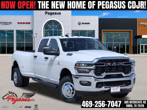 Bright White Clearcoat 2026 RAM 3500 Tradesman Crew Cab 4x4 8' Box