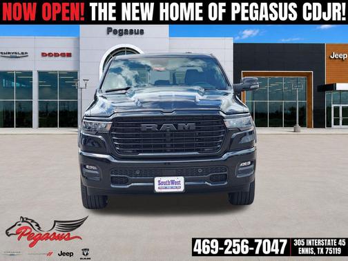 Diamond Black Crystal Pearlcoat 2026 RAM 1500 Laramie