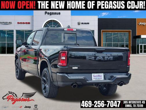Diamond Black Crystal Pearlcoat 2026 RAM 1500 Laramie