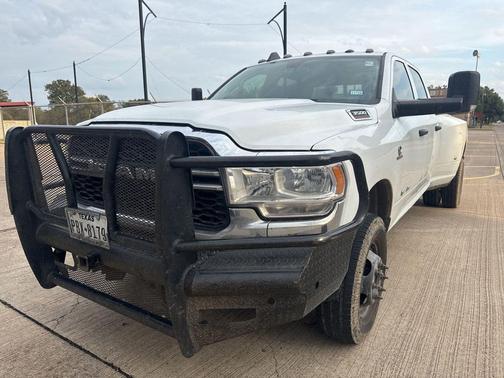 2020 RAM 3500 Tradesman Crew Cab 4x4 8' Box