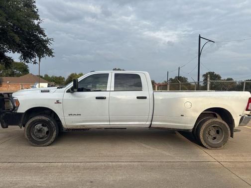 2020 RAM 3500 Tradesman Crew Cab 4x4 8' Box