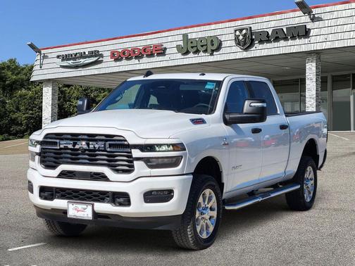 Bright White Clearcoat 2026 RAM 2500 Lone Star Crew Cab 4x4 6'4' Box